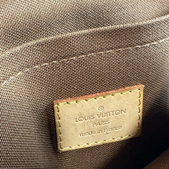 Louis Vuitton Bosphore Bum Bag - Picture 13 of 17